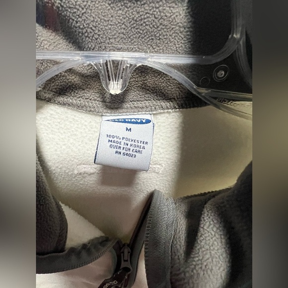 Old Navy creme and grey velour ski vest - Picture 5 of 7